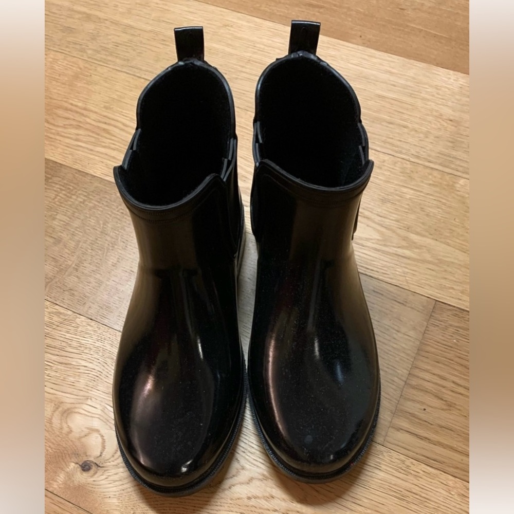 EUC 10W rain boots in Black by Addition Elle